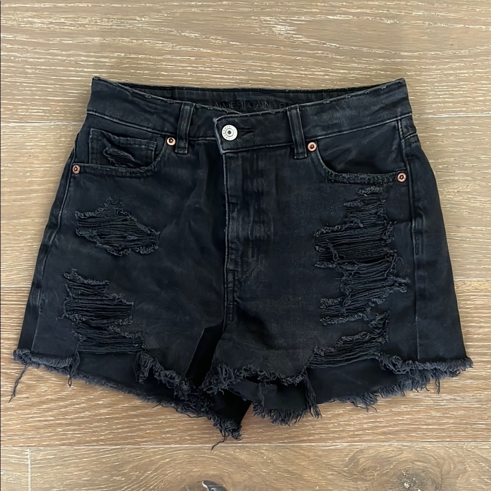 American Eagle Black Mom Shorts Comfort Stretch Waistband Distressed size 2